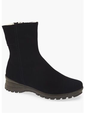 La Canadienne
Aidan City Dry™ Genuine Shearling Lined Waterproof Bootie